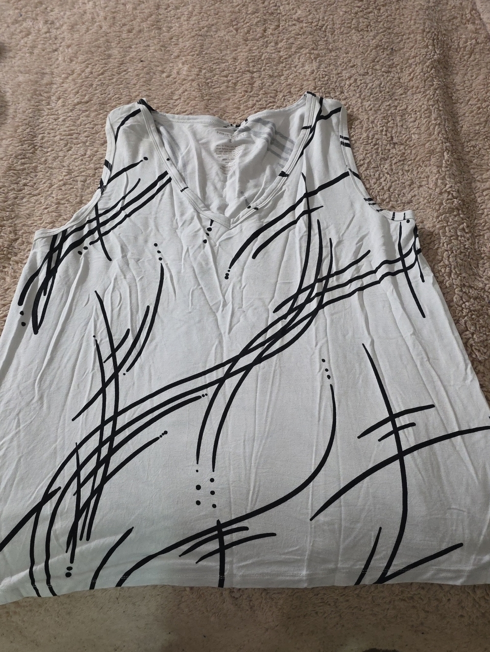Nine West White V-Neck Tank with Black Abstract Brush Lines
